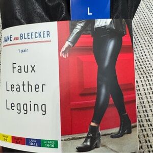 Jane and Bleecker Black faux leather leggings size Large